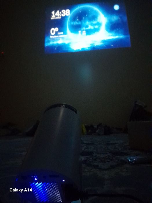Smart projector sotiladi