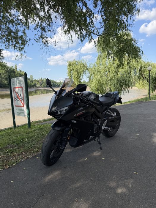 Honda CBR650R E-Clutch 2025 4800  km