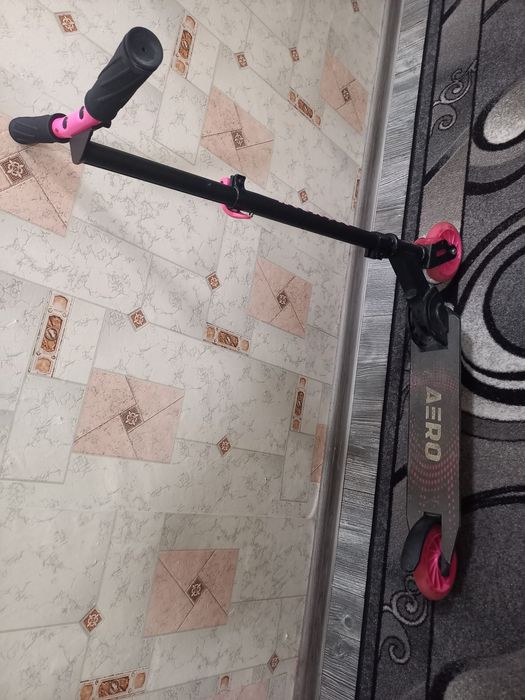 Продавам детска тротинетка