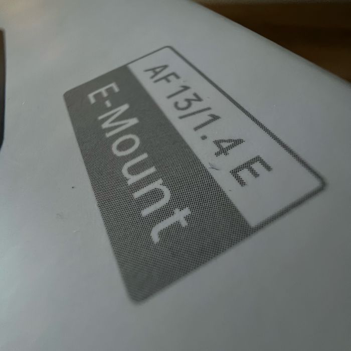 продам Viltrox 13mm f/1.4 Sony E