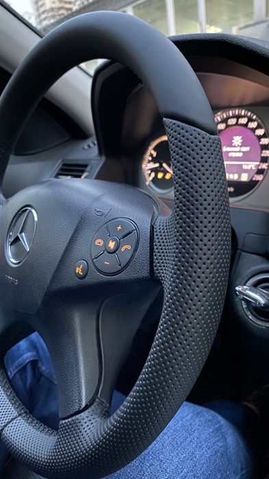 Перетяжка сиденья, руля, ручка КПП, салоны