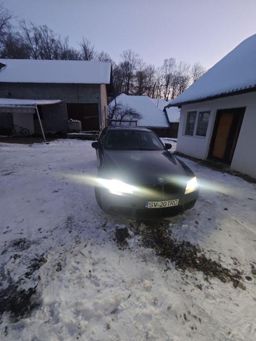 Vând BMW in stare bună.