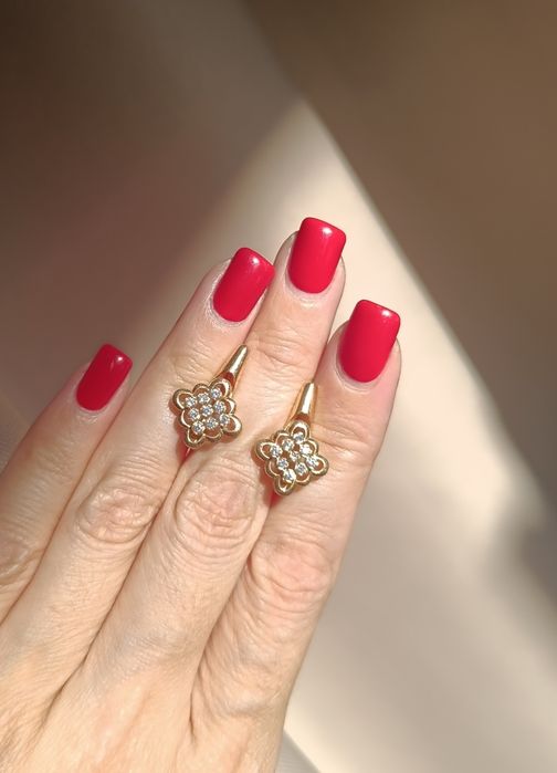 Серьги золотые новые фианит