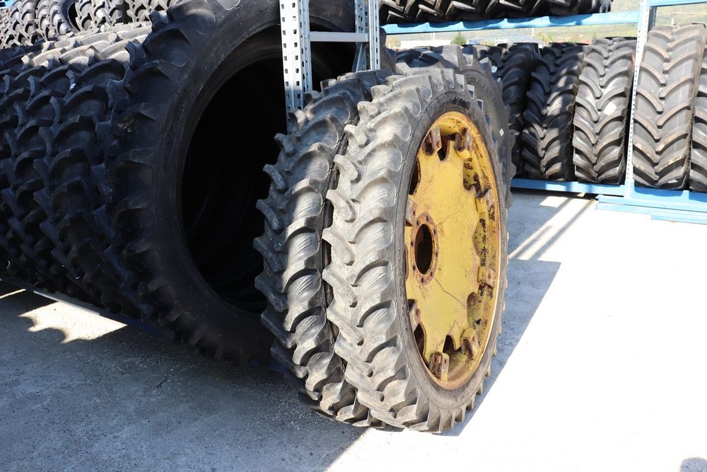 230/95 R44 cu jante ( second hand )  9.5-44  Cauciucuri tractor, Fiat, Case, Fendt, John Deere, New Holland, Massey Ferguson, UTB   Cauciucuri tractor