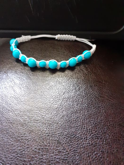 Ръчно изработени гривни