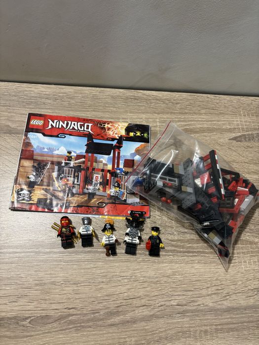 Продавам лего сетове на Lego Ninjago