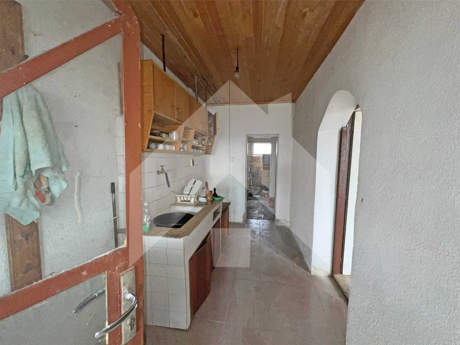 Продава БИЗНЕС имот СКЛАДОВЕ с ЖИЛИЩНА част в с. Стоян Михайловски