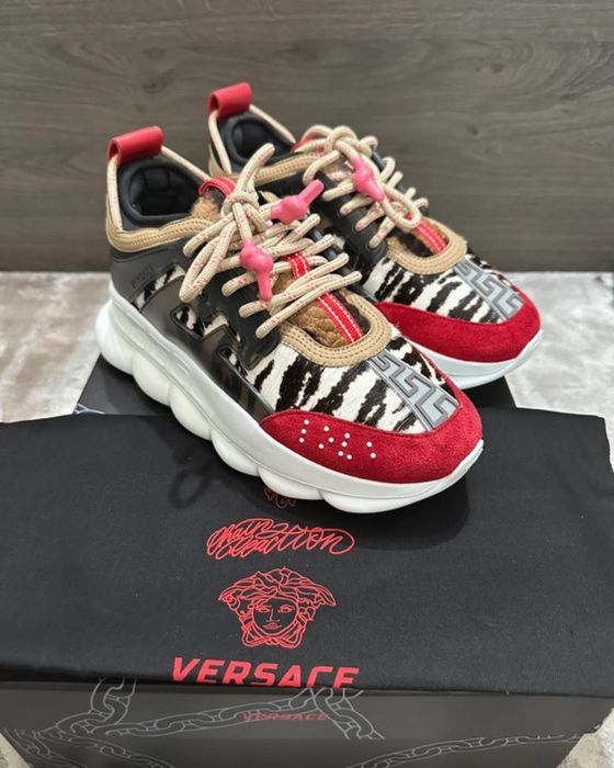 Versace chain reaction