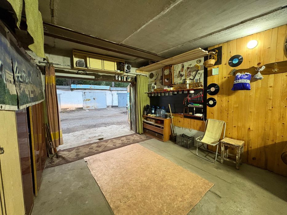 Продаю гараж в спальном районе