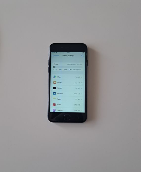 Продавам IPhone 7