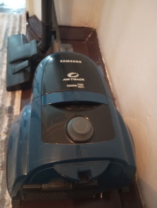 Продается пылесос в хорошем состоянии