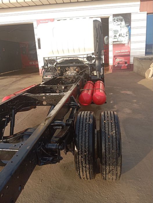 Isuzu shassi sotiladi.