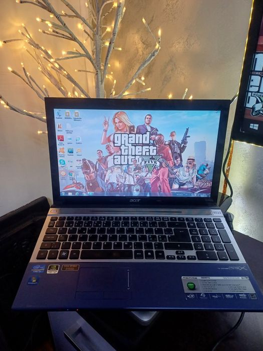 Vand Laptop  acer i3