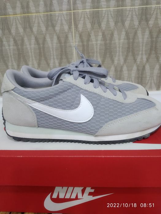 Продам оригинальные кроссовки NIKE.