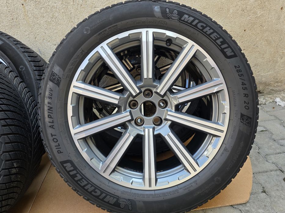 AUDI Q7 зимни гуми и оригинални джанти 285/45/ R20