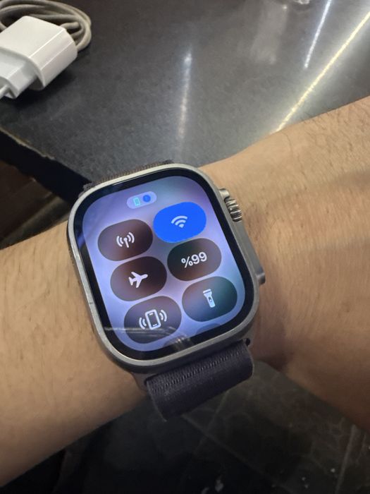 Apple watch ultra 2 , 64 g , 49 mm