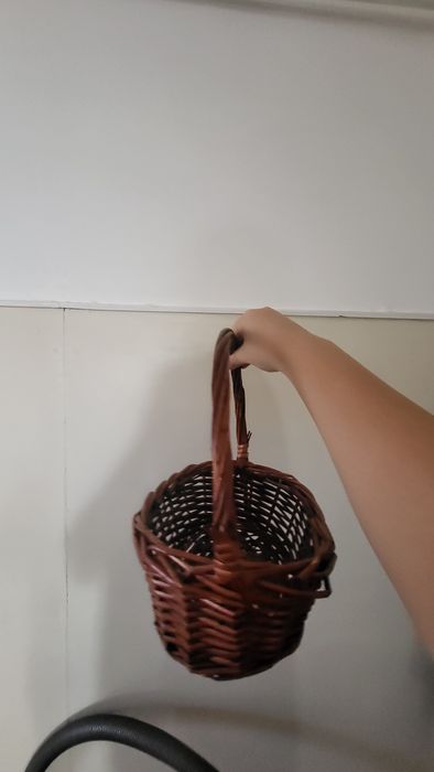 Продаю корзинку с ручкой