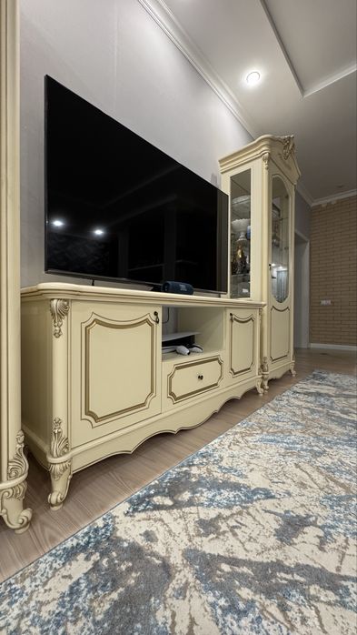 Продается сервант Мона Лиза ТВ Группа Крем