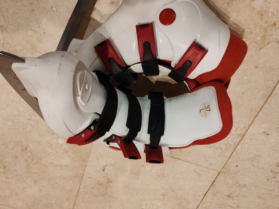 VIND PATINE gheață si strada.