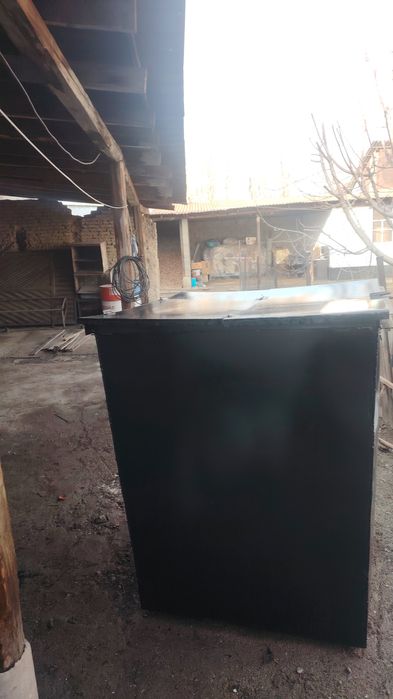 Мусорны контейнер