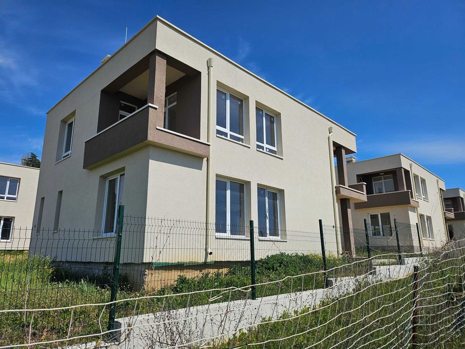 Къща с четири спални - ново стройтелство