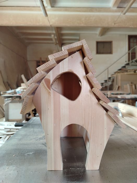 Кормушка для птиц хороший дом