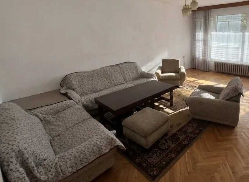 Запазена холна гарнитура с 2 фотьойла и табуретка