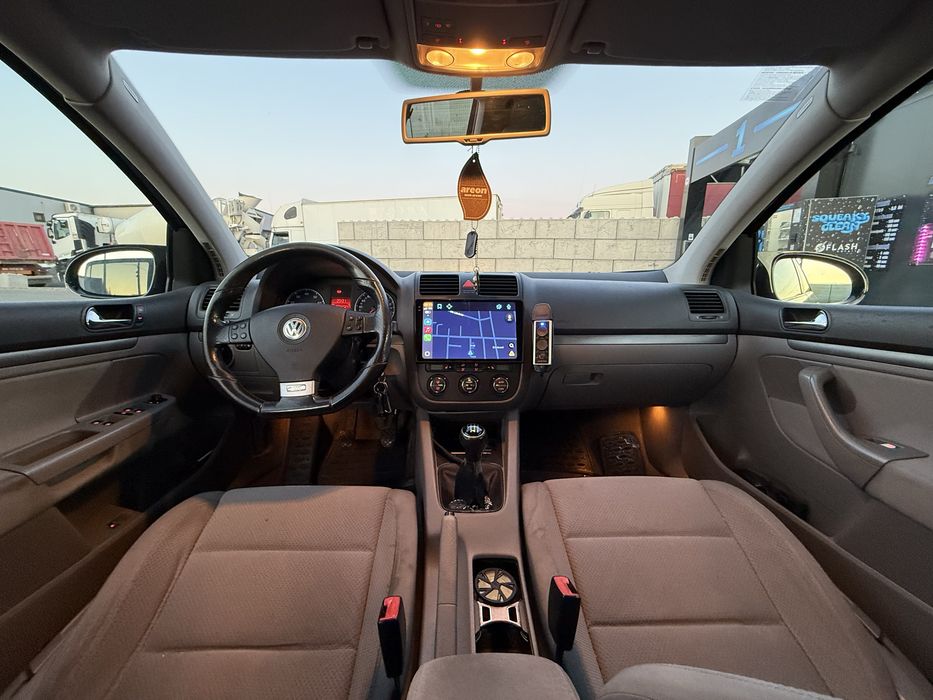 Se vinde  golf 5 1.6 fsi de 111hp