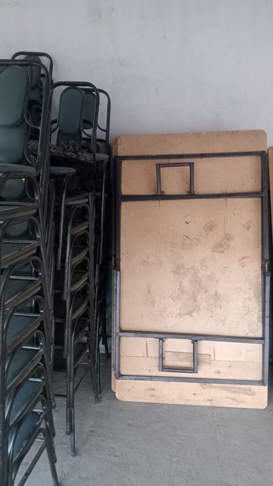 Стол. Стул сотлади