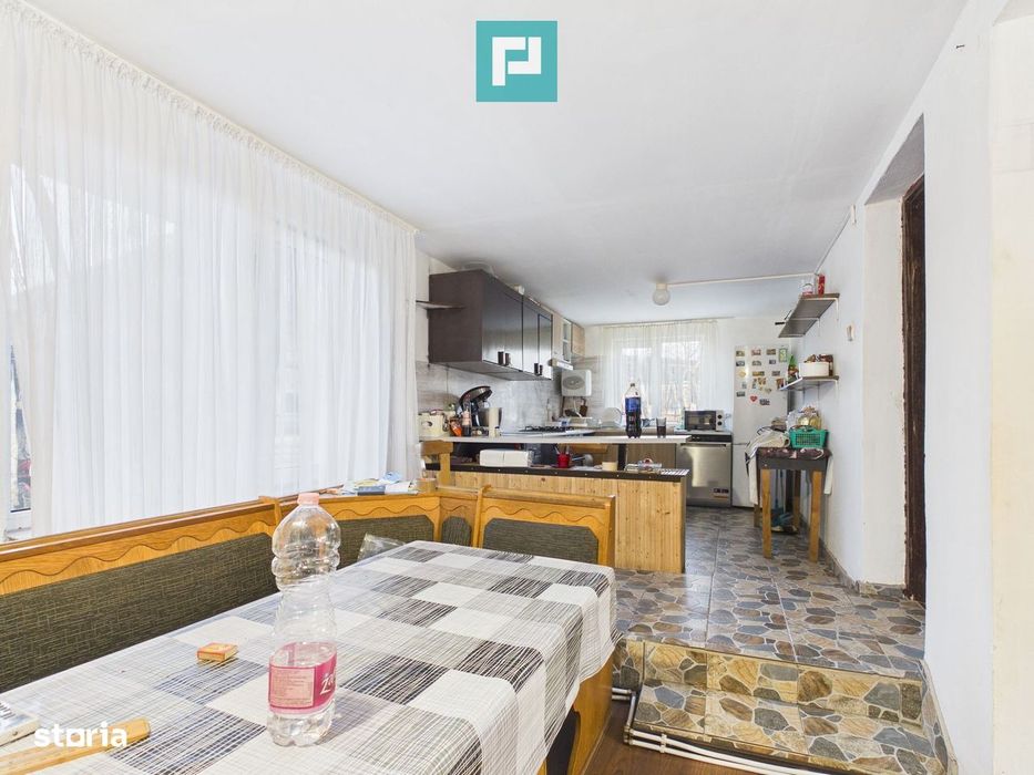 Casă din 2 corpuri cu 5 camere în  Lőkösháza