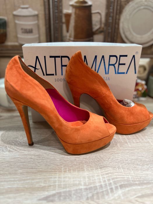 Vând Lot 47 Perechi Pantofi Damă Italia