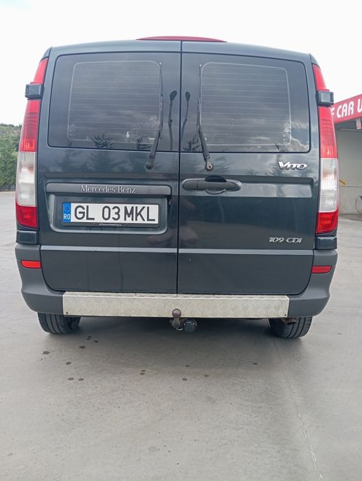Vând sau schimb Mercedes Vito 109 !