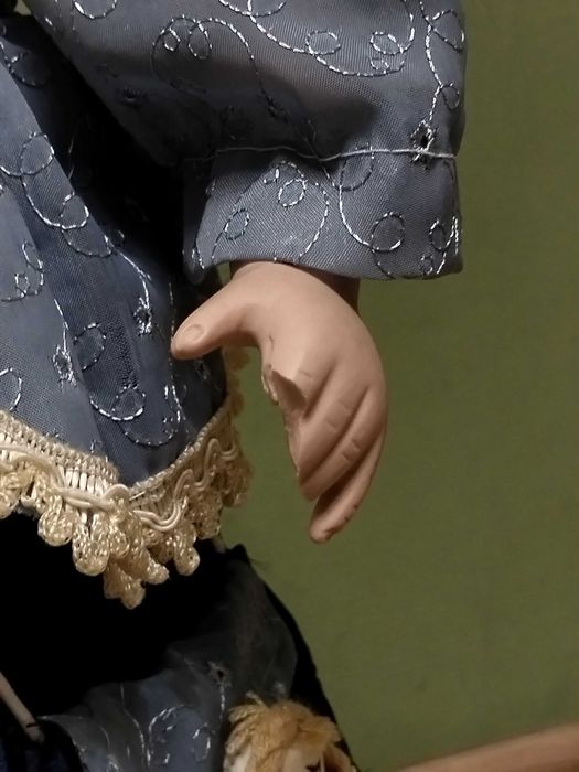 Керамическая кукла