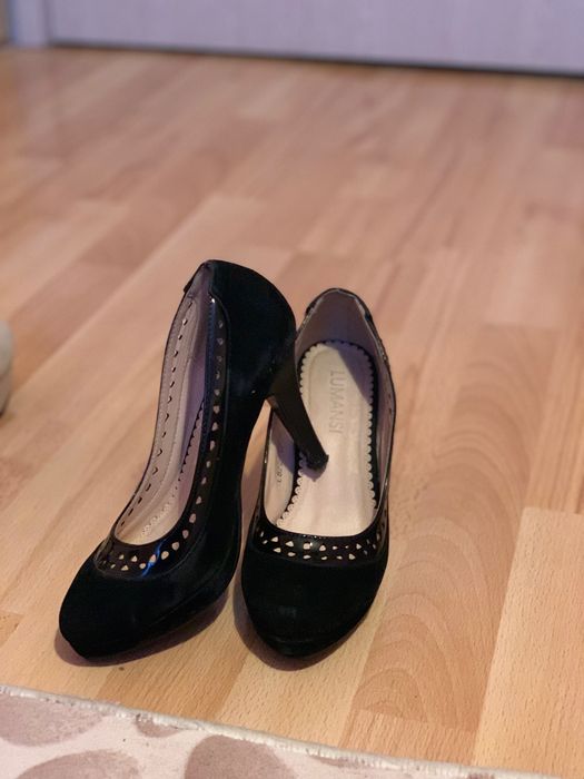 Дамски черни обувки на ток