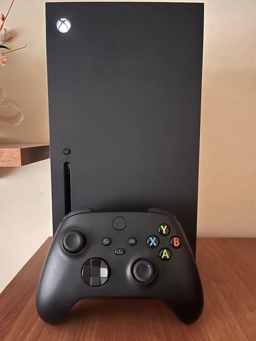 Xbox seria x +2 manete + 3 jocuri 1tb ca nou