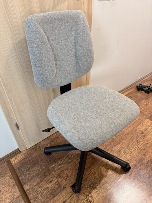 Офис стол (сив)