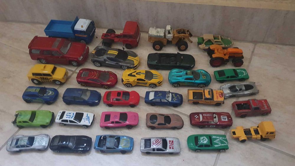 Метални колички на различни производители