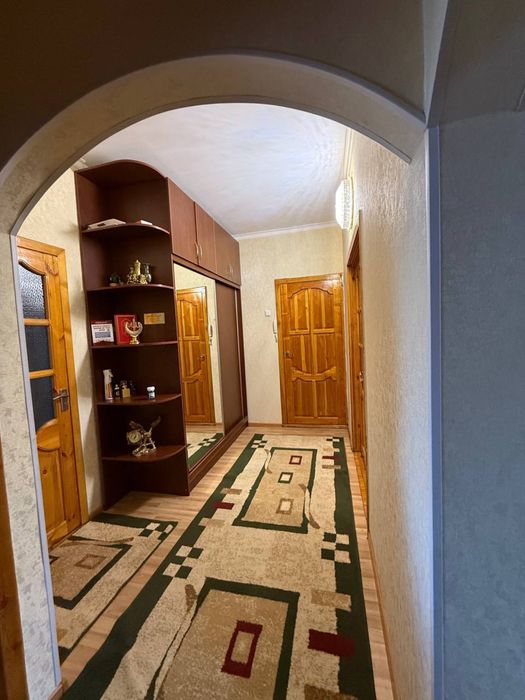 Risviy bozor Skverga 10minutlik masofa