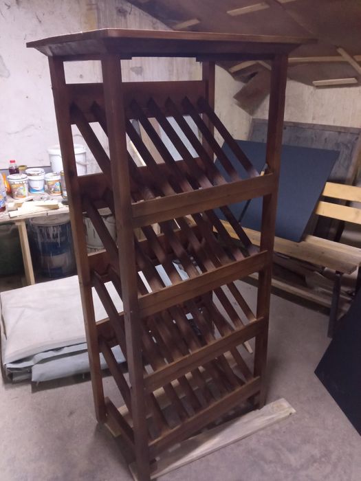 Дървени стелажи, търговско обзавеждане