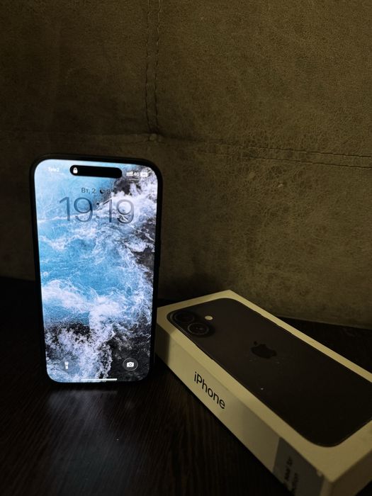 Iphone 16 128 gb, 100 % акб, в идеальном состоянии, на гарантии