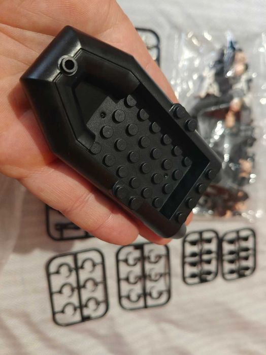 Set 12 figurine tip Lego SWATT team cu accesorii