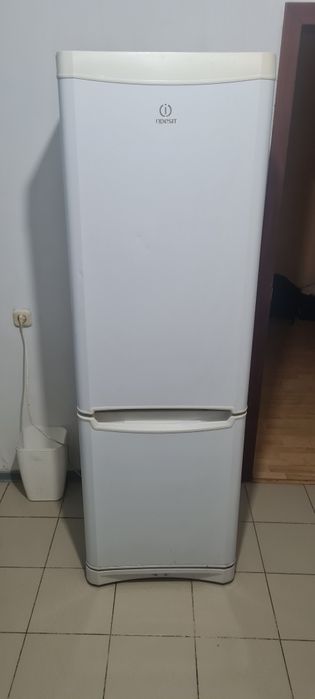 Продам стиральную машину и холодильник