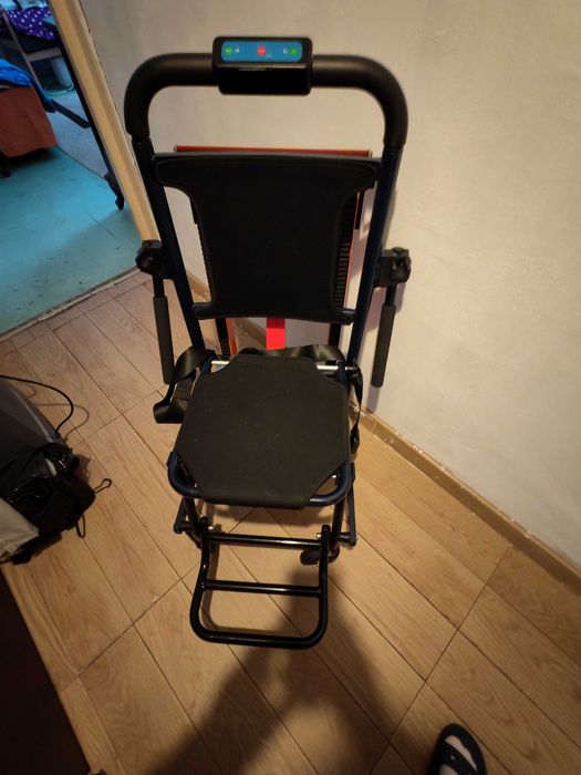 Scaun electric pentru urcat scări cu șenile – EST01C