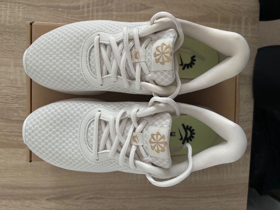 Нови маратонки Nike, 37,5 номер