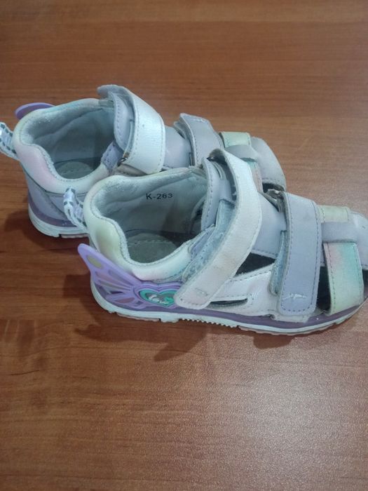 Продам сандали  на девочку.