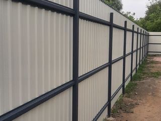 Garduri și porți stil jaluzea șipcă metalică tabla cutata