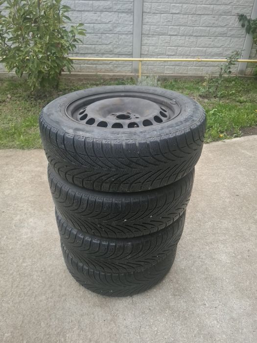 Vand anvelope de iarna Bridgestone 215/55/r16