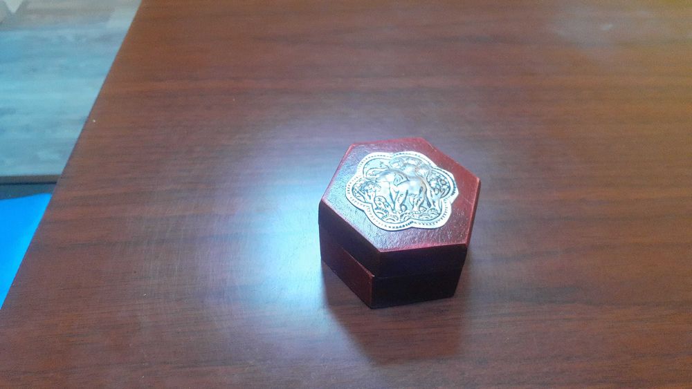 Продам срочно шкатулки,брелки,сувениры,недорого!