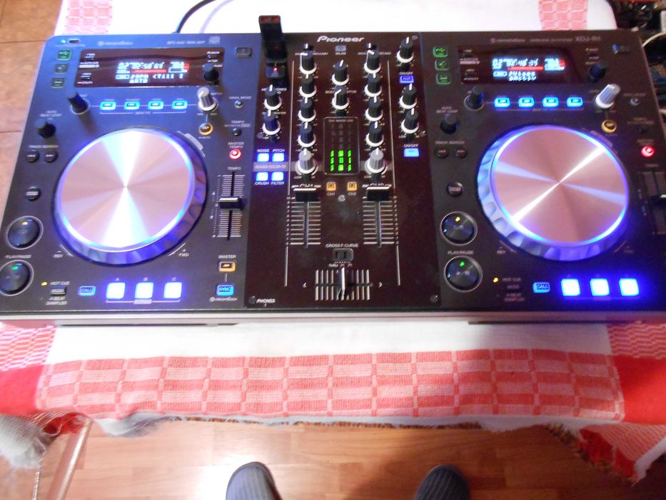 Multiplayer Pioneer XDJ R1,CDJ,DJM,consola