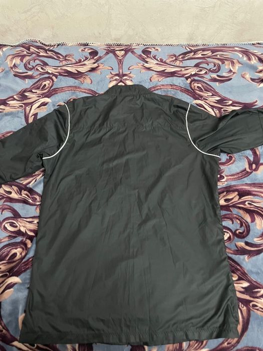 Тренировочная футболка, дождевик, кофта